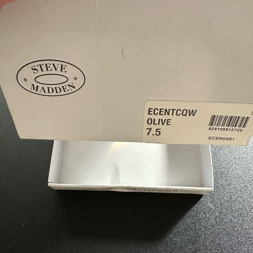EUC Women’s Steve Madden Ecentrcq Sneaker - Picture 6 of 6